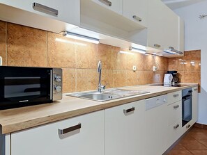 Oven, dishwasher, freezer - Beautiful  villa for 12 people with private pool, WIFI, A/C and terrace (Mirca)