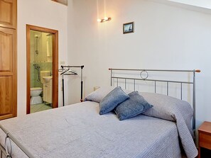6 bedrooms, free WiFi