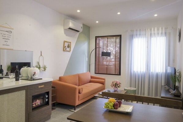 Deluxe appartement, 2 slaapkamers, balkon | Kameruitzicht
