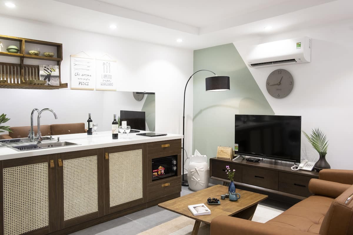 Mini-fridge, microwave, stovetop, electric kettle