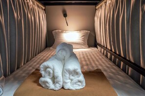 Bed in 8-Bed Mixed Dormitory