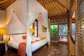 3 bedrooms - 3BR PoolVilla + B'fast (Seminyak)