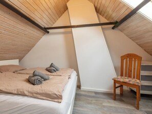 2 habitaciones, tabla de planchar con plancha y cuna de viaje 
