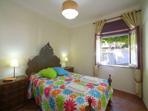 4 dormitoris, un bressol de viatge i wifi gratuïta 