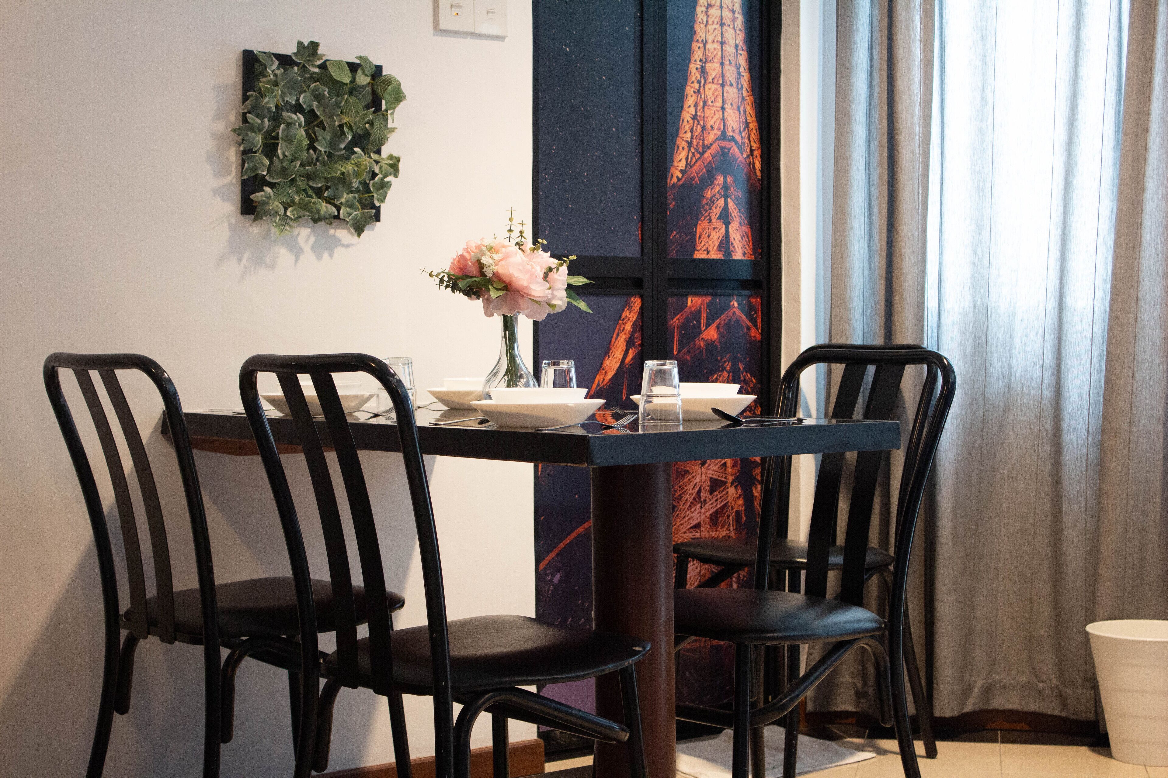 Design Apartment 432 | In-room dining