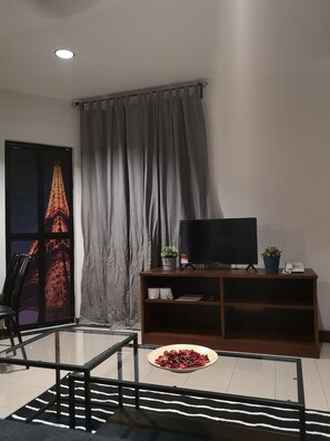 Leilighet – design | Oppholdsområde | LED-TV