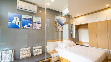 Phòng Deluxe | 1 phòng ngủ, bàn, màn/rèm cản sáng, bàn ủi/dụng cụ ủi quần áo