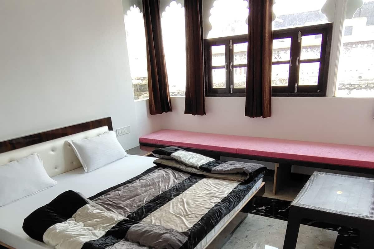 Superior Room | In-room dining