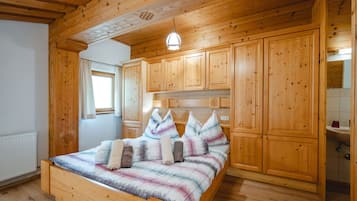 4 slaapkamers, reisbedje, gratis wifi