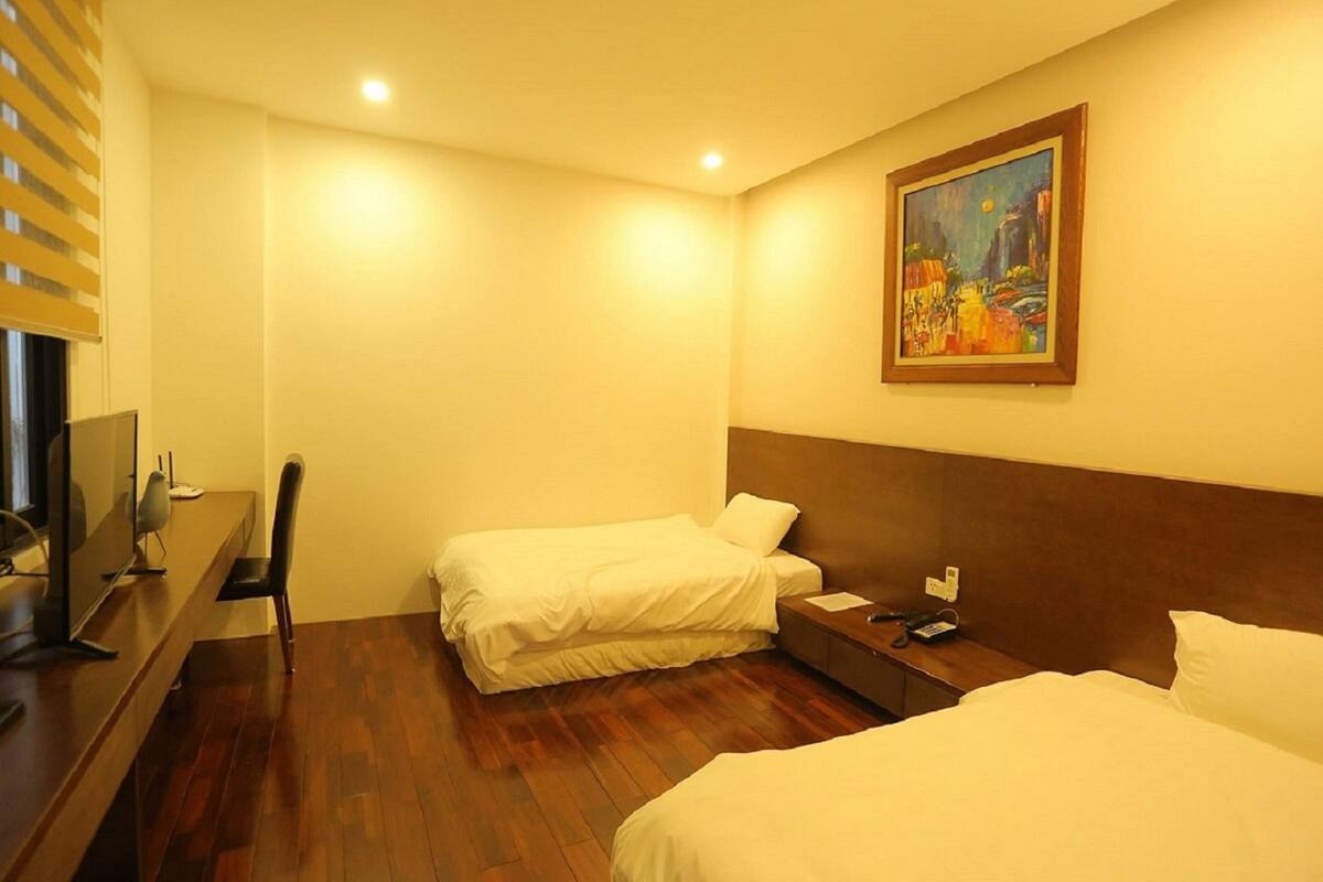 Pillowtop beds, minibar, in-room safe, desk