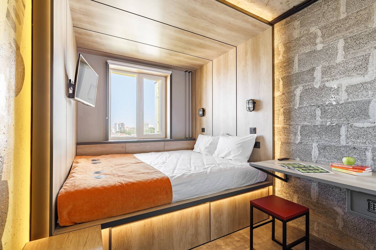 Kamar Double atau Twin Standar (Friends) | 1 kamar tidur, brankas, meja kerja, dan Wi-Fi gratis