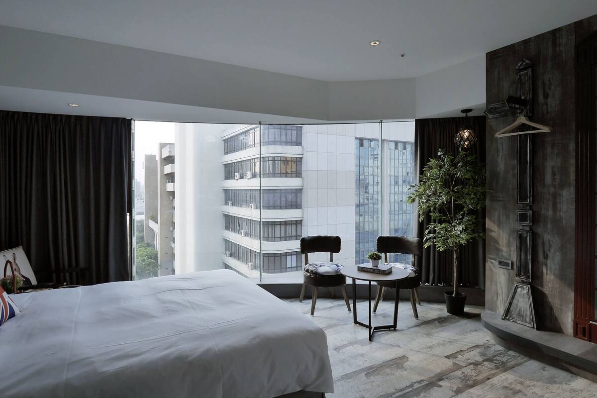 Deluxe Double Room, Bathtub