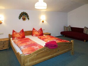 3 bedrooms, travel cot, free WiFi