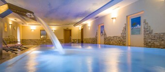 Cosy apartment for 10 people with pool, WIFI, TV, terrace and pets allowed