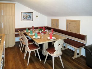 Dining - Cosy apartment in villa for 7 people with WIFI, TV and terrace (Mitterdorf)