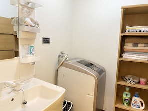 Family Room | Bathroom sink - KASUMI-an 5 (Kumamoto)