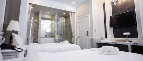 Superior Twin Room | Free minibar items, in-room safe, individually decorated, desk