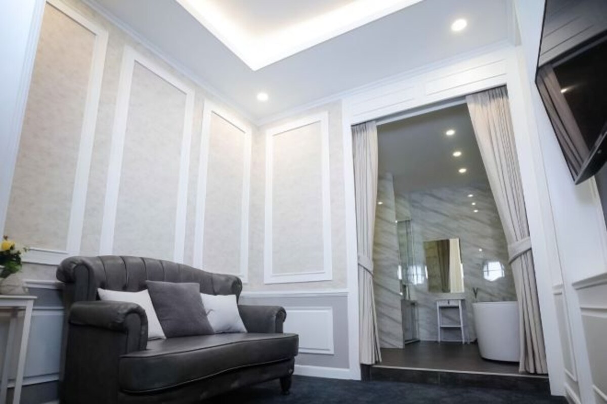 Living area | 50-inch LED TV with satellite channels, TV