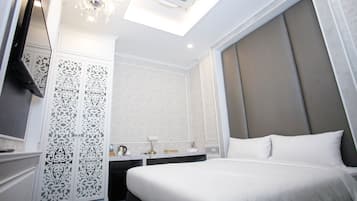 Superior Double Room | Free minibar items, in-room safe, individually decorated, desk