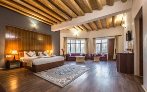 Family Studio Suite | Free WiFi, bed sheets - Reenam Hotel (Leh)