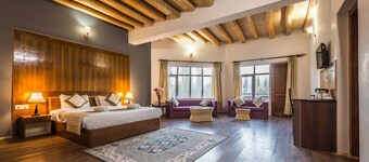 Reenam Hotel