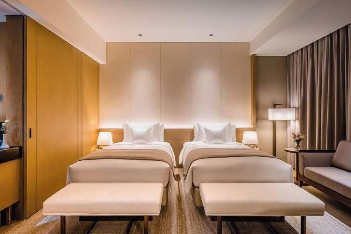 1 bedroom, in-room safe, desk, laptop workspace