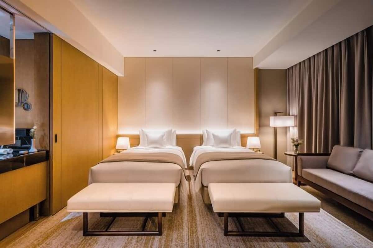 1 bedroom, in-room safe, desk, laptop workspace