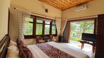 Minibar, in-room safe, soundproofing, free WiFi