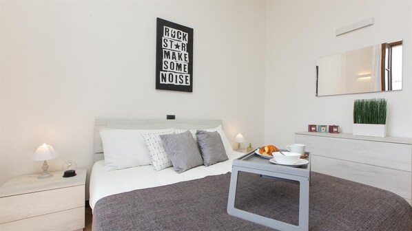 3 bedrooms, iron/ironing board, WiFi, bed sheets - Rosselli Palace apartment 5 (Florence)