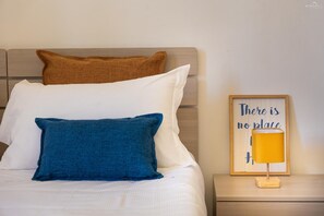 3 slaapkamers, een strijkplank/strijkijzer, wifi, beddengoed