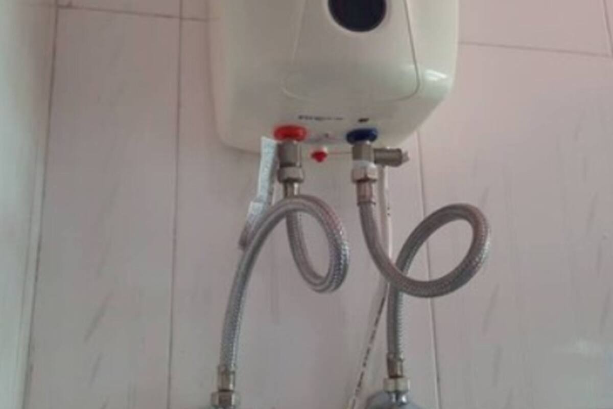 suite | bathroom amenities | shower, rainfall showerhead, free toiletries, towels