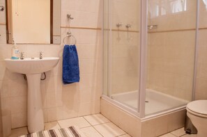 Single Room, Private Bathroom | Bathroom | Shower, towels, soap, toilet paper