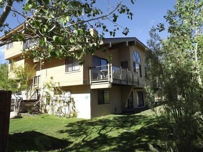 Edgewater #1 , June Lake View! Lower unit