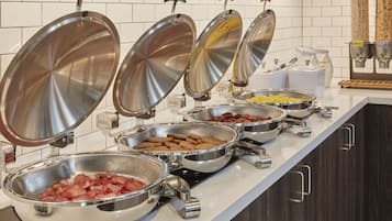 Bao gồm bữa sáng buffet hàng ngày