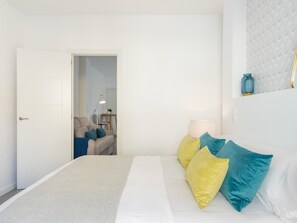 2 bedrooms, iron/ironing board, Internet, bed sheets