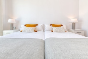 2 bedrooms, iron/ironing board, Internet, bed sheets - iloftmalaga Pacifico 19B (Málaga)