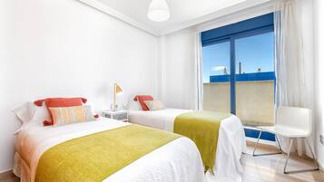 2 bedrooms, iron/ironing board, internet, bed sheets