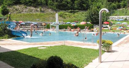 Lovely apartment for 28 people with WIFI, TV and patio