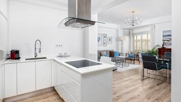 Fridge, microwave, oven, dishwasher