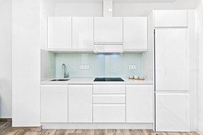 Fridge, microwave, dishwasher, coffee/tea maker