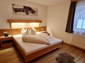 2 Schlafzimmer, Reisekinderbett, kostenloses WLAN