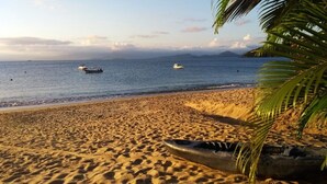 Na praia, areia branca 