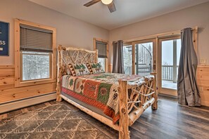4 bedrooms, iron/ironing board, internet, bed sheets - Rustic 3-Story Pittsburg Cabin w/ Lake & Mtn Views (Pittsburg)