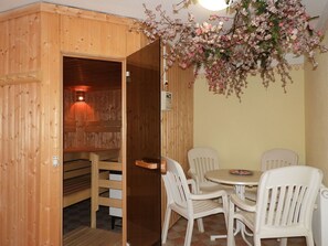 Dining - Lovely apartment for 6 guests with WIFI, TV and patio (Unterspiss)