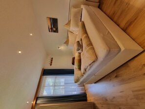 Interior - Beautiful apartment for 6 guests with WIFI, TV and patio (See)