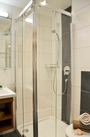 Bathroom - Cosy apartment for 4 people with WIFI, TV and terrace (Kappl)