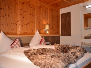 5 bedrooms, free WiFi