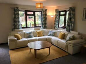 Cabin | Living room