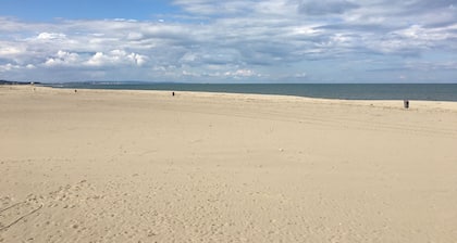 Charming fully-equipped house** in residence with swimming pool