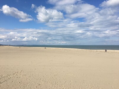 Charming fully-equipped house** in residence with swimming pool